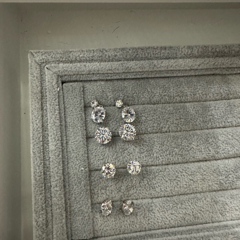 4 pairs of stud earrings cubic zirconia